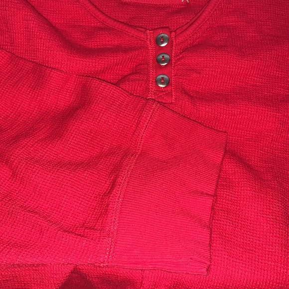 🔥 Avenue Red Weekend Henley Top - Picture 2 of 4